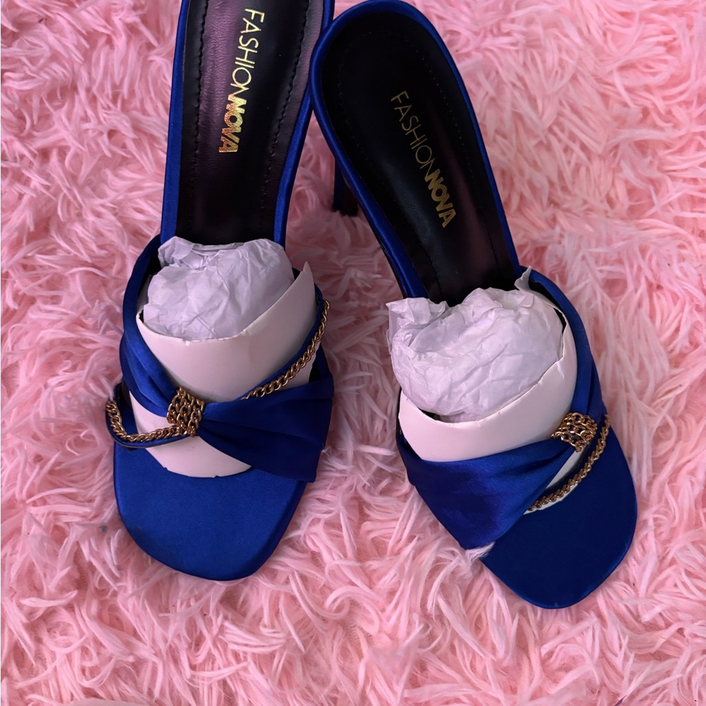 Fashion Nova Blue Heels with Elegant Design